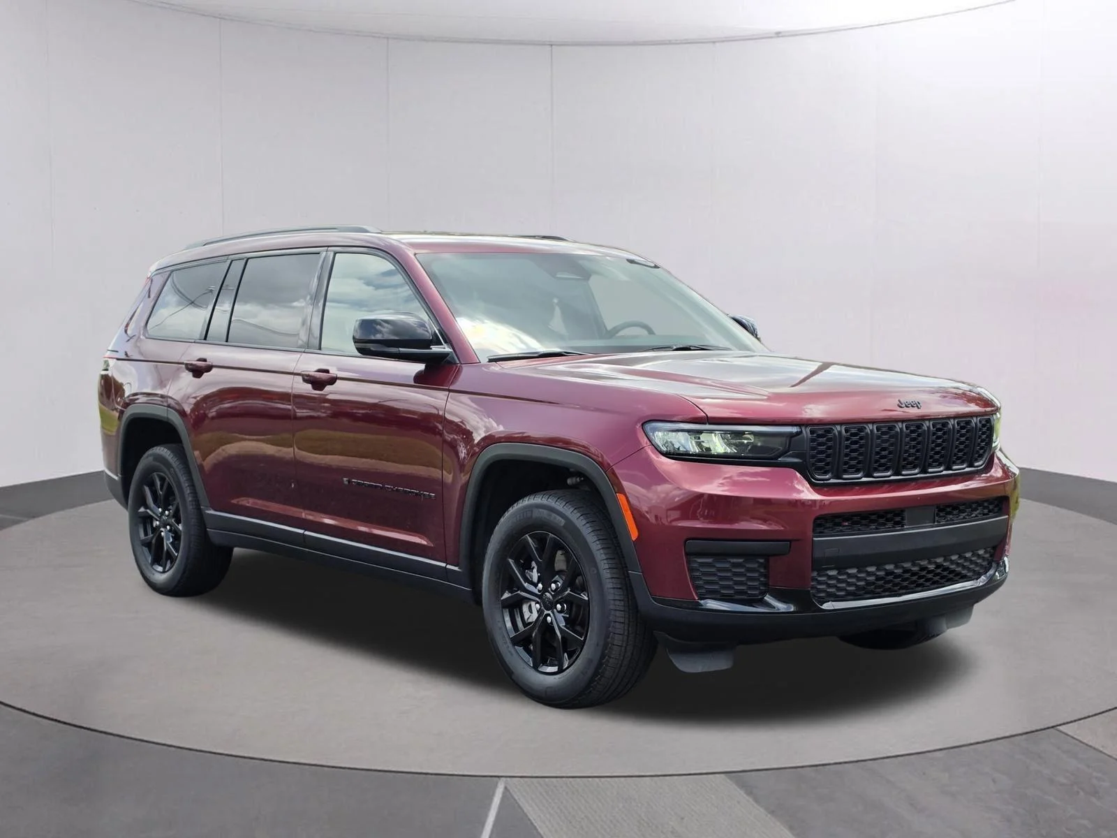 Used 2025 Velvet Red Pearlcoat Jeep Altitude X image 3