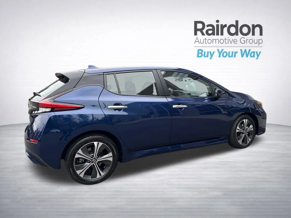 Used 2022 Deep Blue Pearl Nissan SV image 7