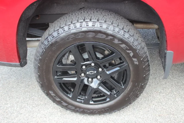Used 2025 Red Chevrolet RST image 36