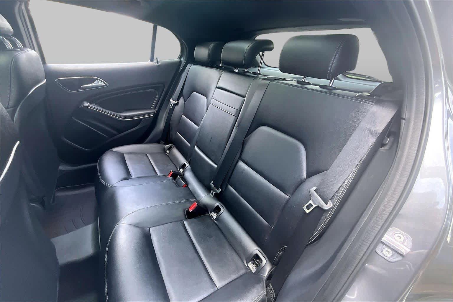 Used 2019 Mountain Grey Metallic Mercedes-Benz GLA 250 image 20