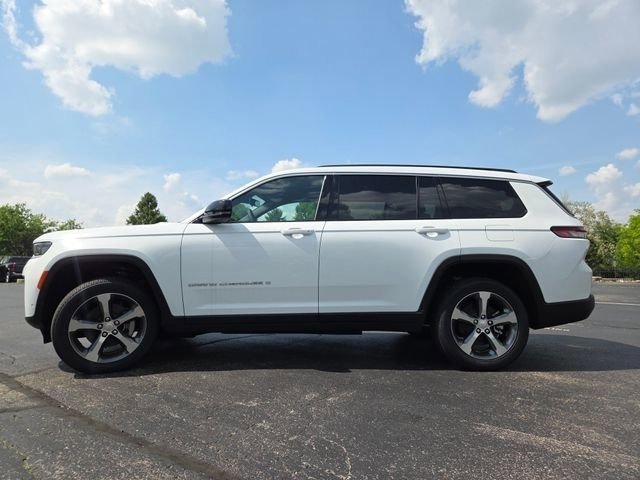 New 2026 Bright White Clear-Coat Exterior Paint Jeep Limited image 26
