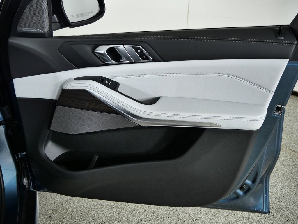 Used 2026 Blue Ridge Mountain Metallic BMW xDrive40i image 20