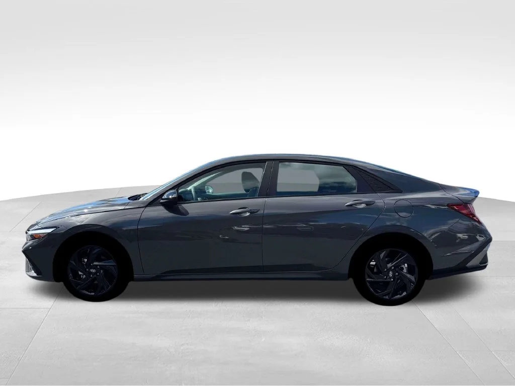 Used 2026 Gray Hyundai SEL Sport image 3