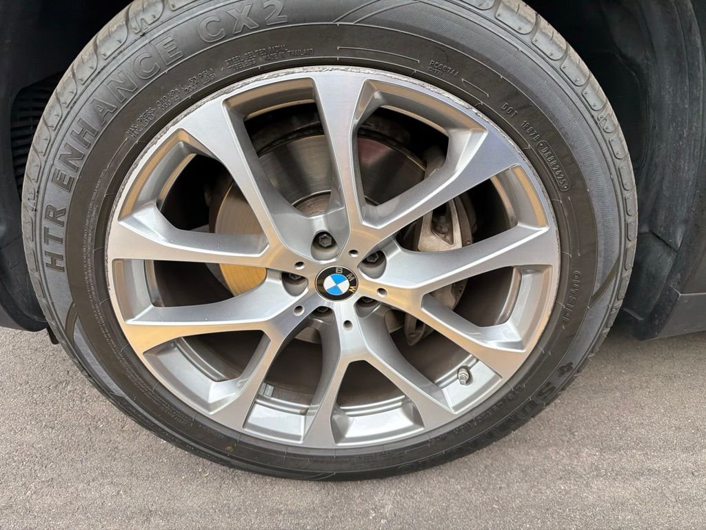 Certified Used 2024 Blue BMW xDrive40i image 9