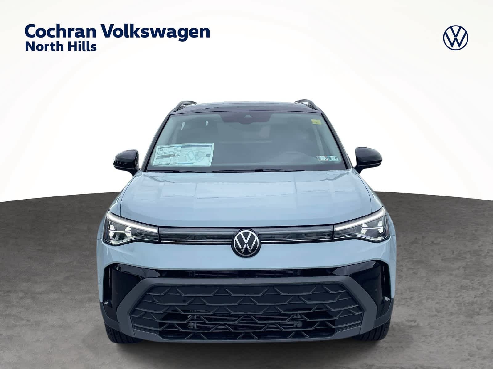 New 2026 Monument Gray w/Deep Black Roof Volkswagen SE Black image 8