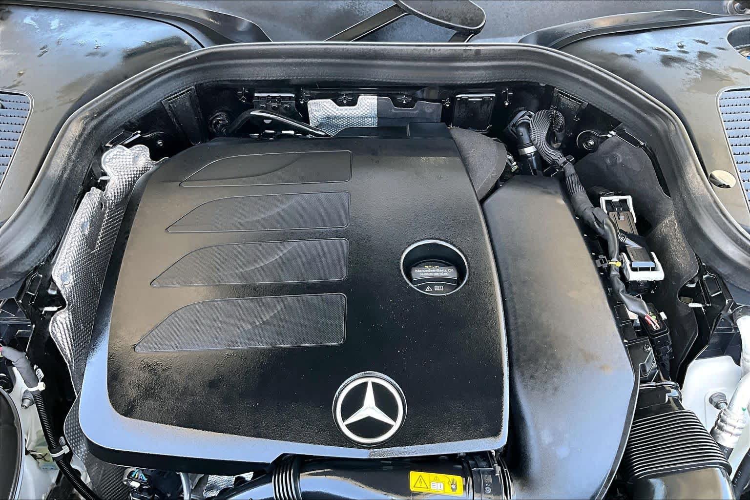 Used 2022 Polar White Mercedes-Benz GLC 300 image 31