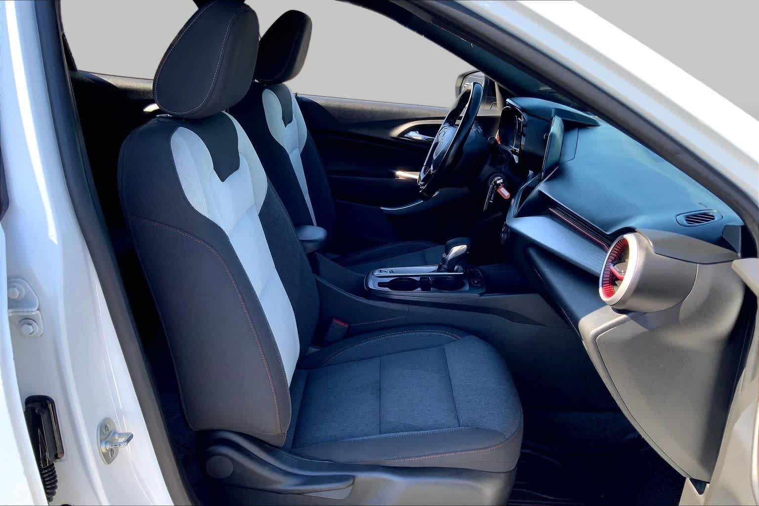 Used 2024 Summit White Chevrolet 1RS image 9