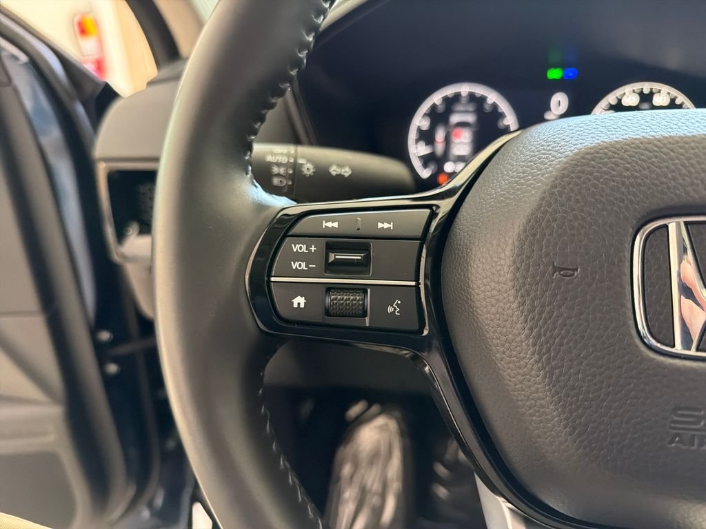 Used 2024  Honda EX-L image 25