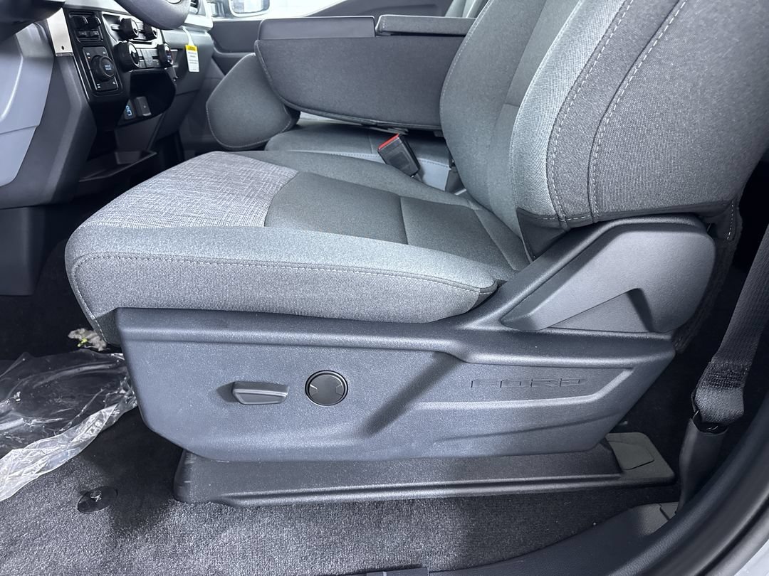 New 2026 Carbonized Gray Metallic Ford XLT image 13