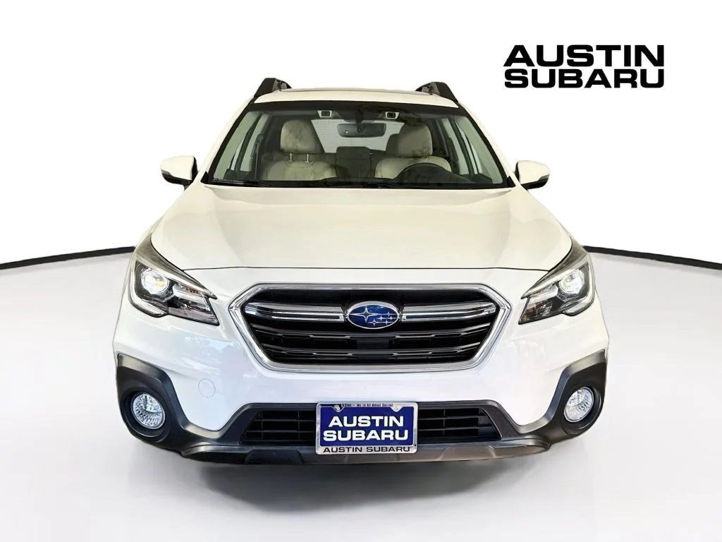 Used 2018 White Subaru 2.5i image 2