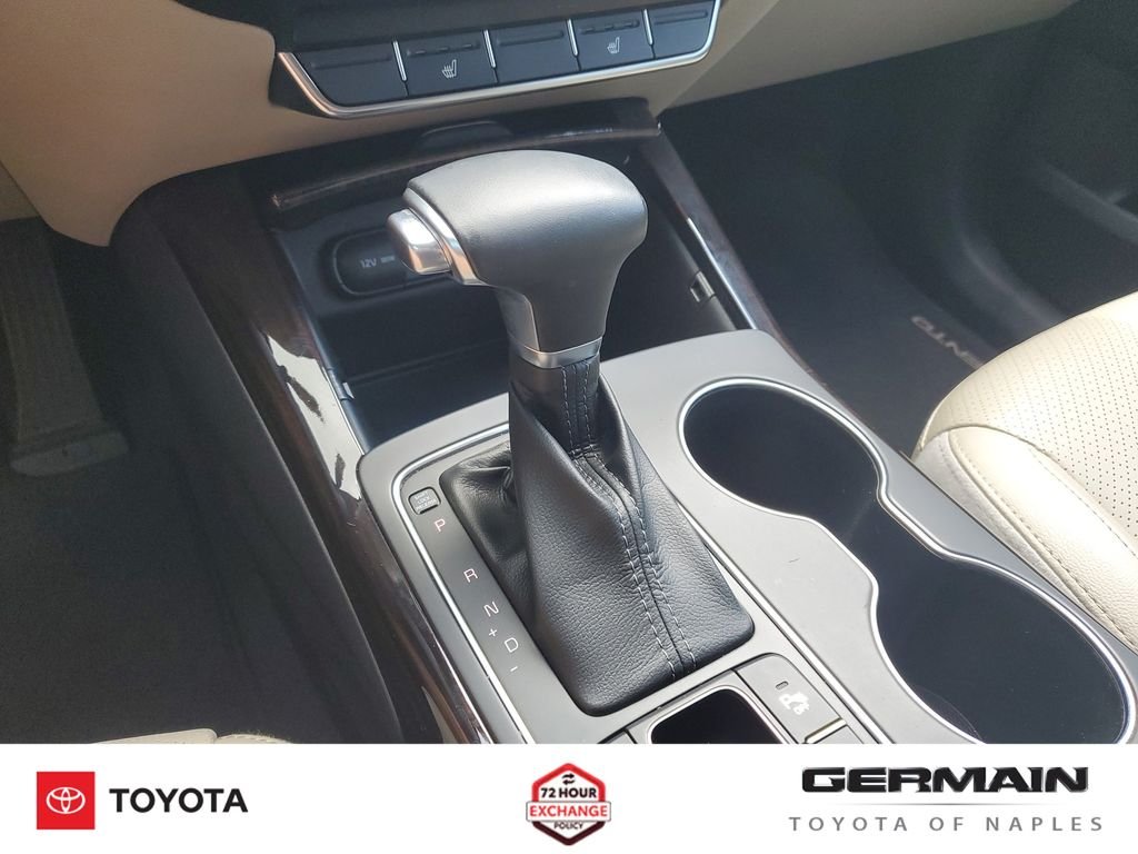 Used 2019 White Kia EX image 29