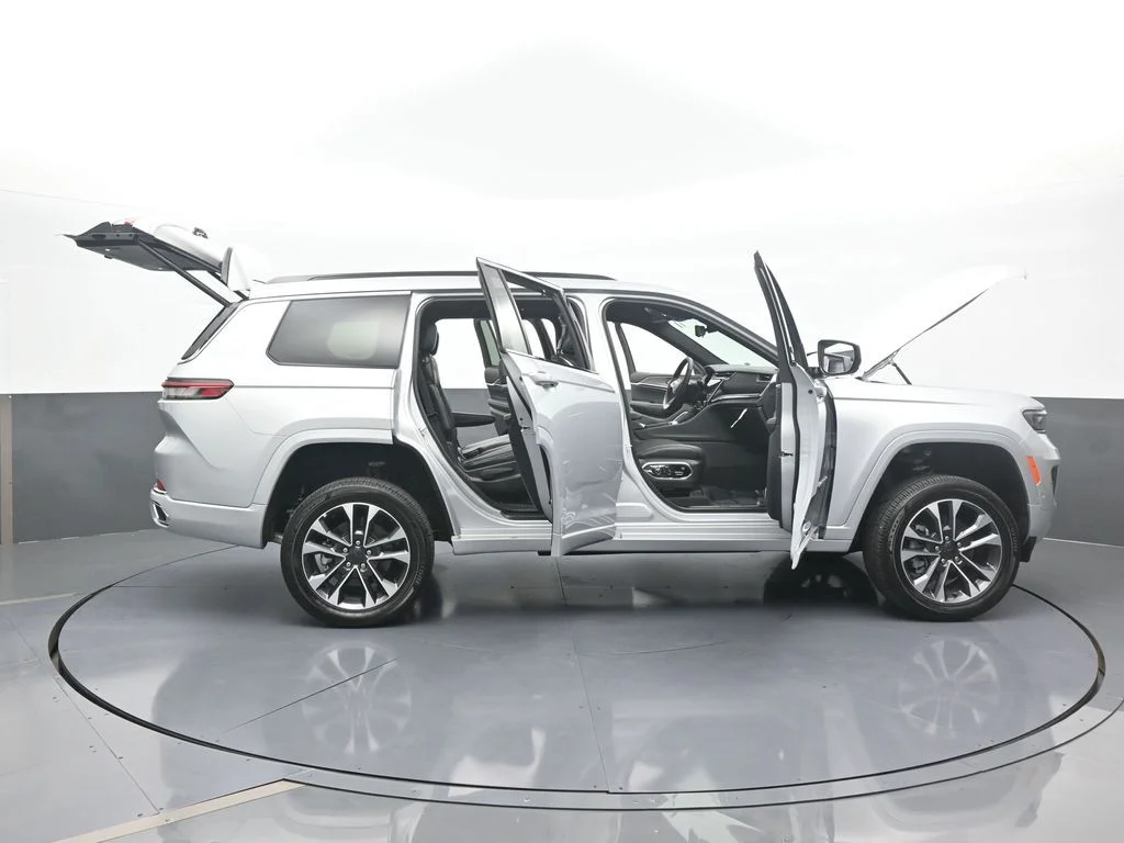 Used 2024 Silver Zynith Jeep Overland image 84
