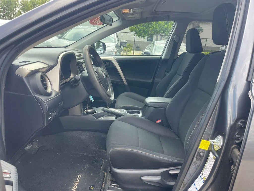 Used 2013 Gray Toyota XLE image 5