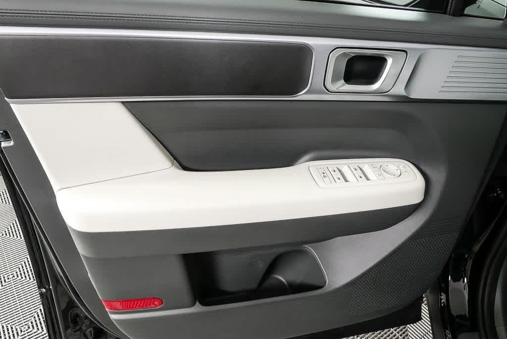 New 2026 Shimmering Silver Hyundai SE image 52