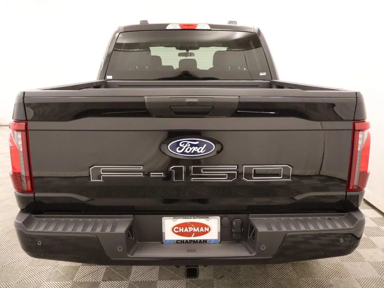 New 2026 Agate Black Metallic Ford XLT image 5