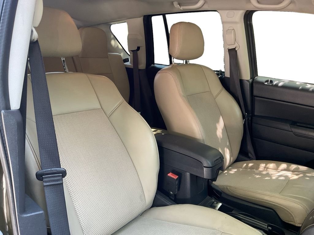 Used 2016 Green Jeep Sport image 26
