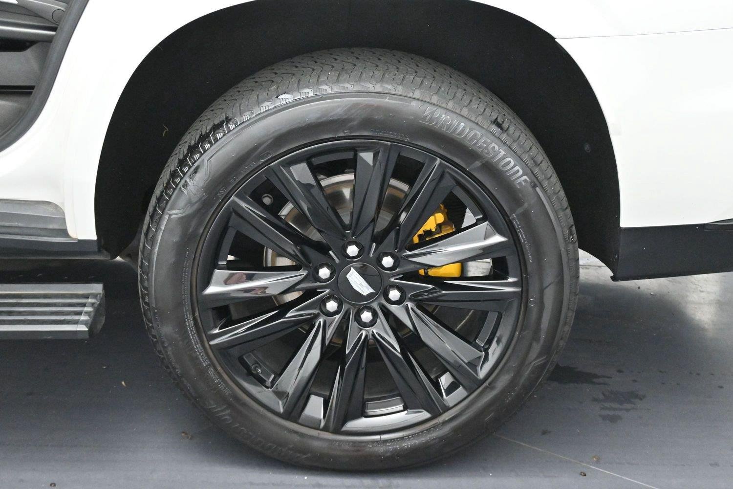Used 2021 CRYSTAL WHITE TRICOAT Cadillac Sport Platinum image 44