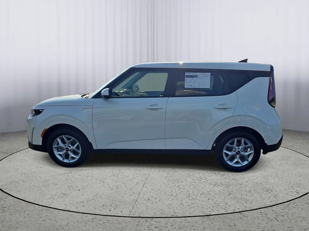 Used 2025 White Kia LX image 6