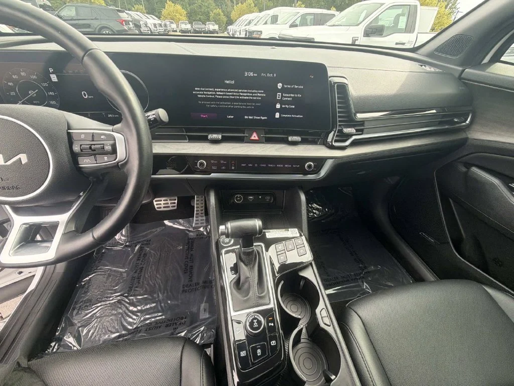 Used 2023 White Kia X-Pro Prestige image 21