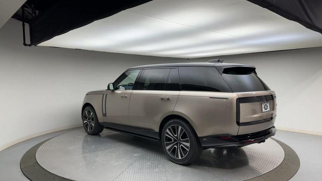 Used 2023  Land Rover Autobiography image 6