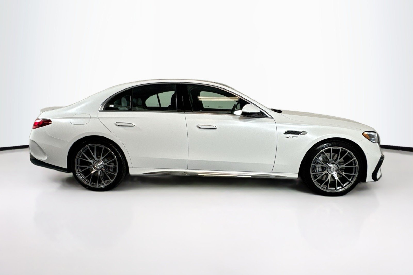 New 2026 MANUFAKTUR Moonlight White Magno Mercedes-Benz AMG® E 53 E 4MATIC+ Sedan image 4