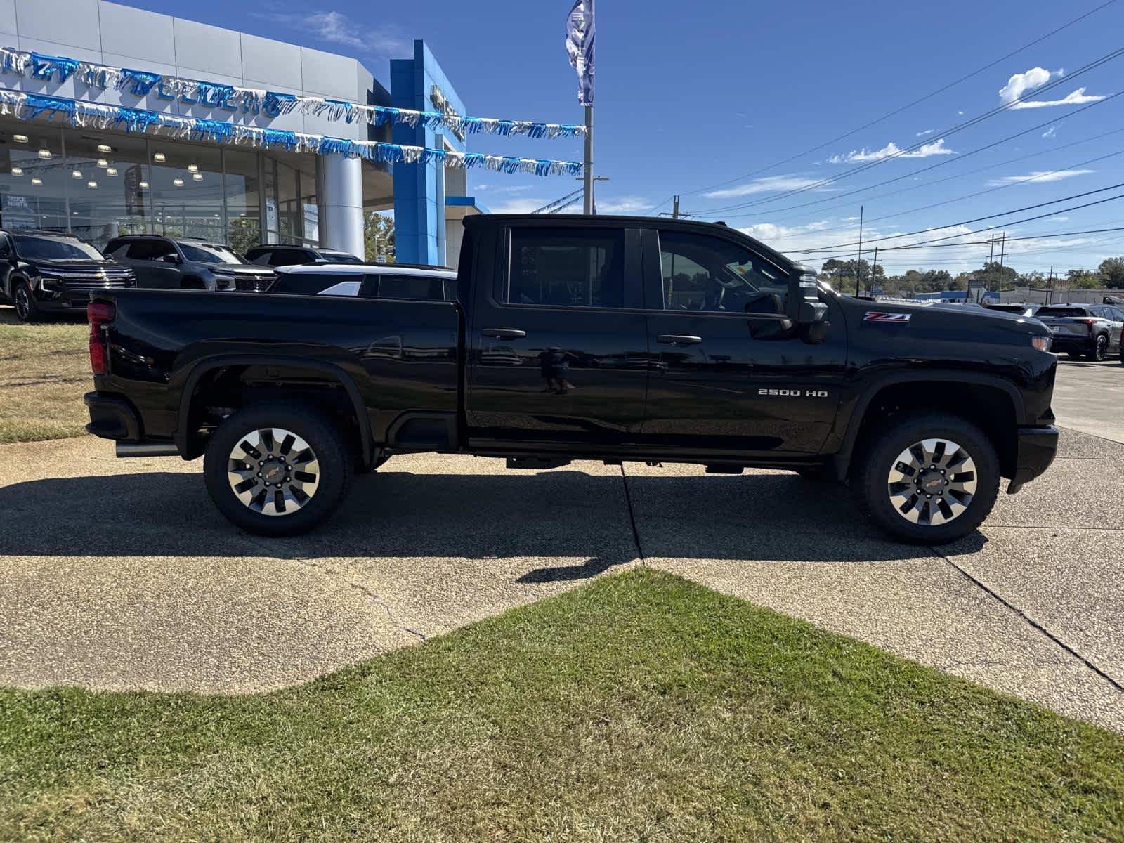 2026 Chevrolet Silverado 2500 HD Custom - Photo 6
