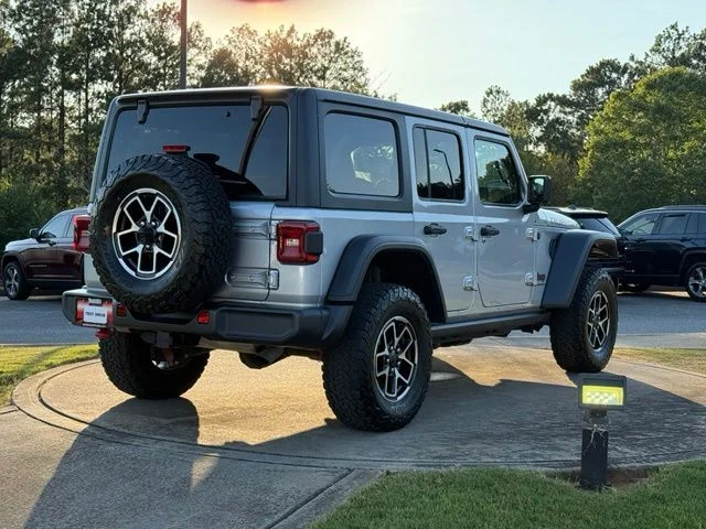 Used 2024 Silver Jeep Rubicon image 7