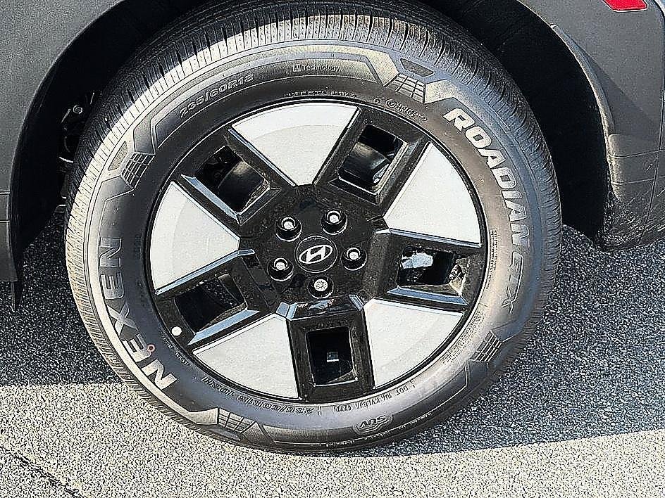 New 2026 Ecotronic Gray Hyundai SE image 18