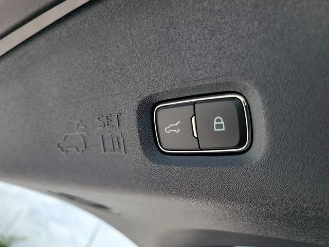 New 2027 Gray Ford Platinum image 12