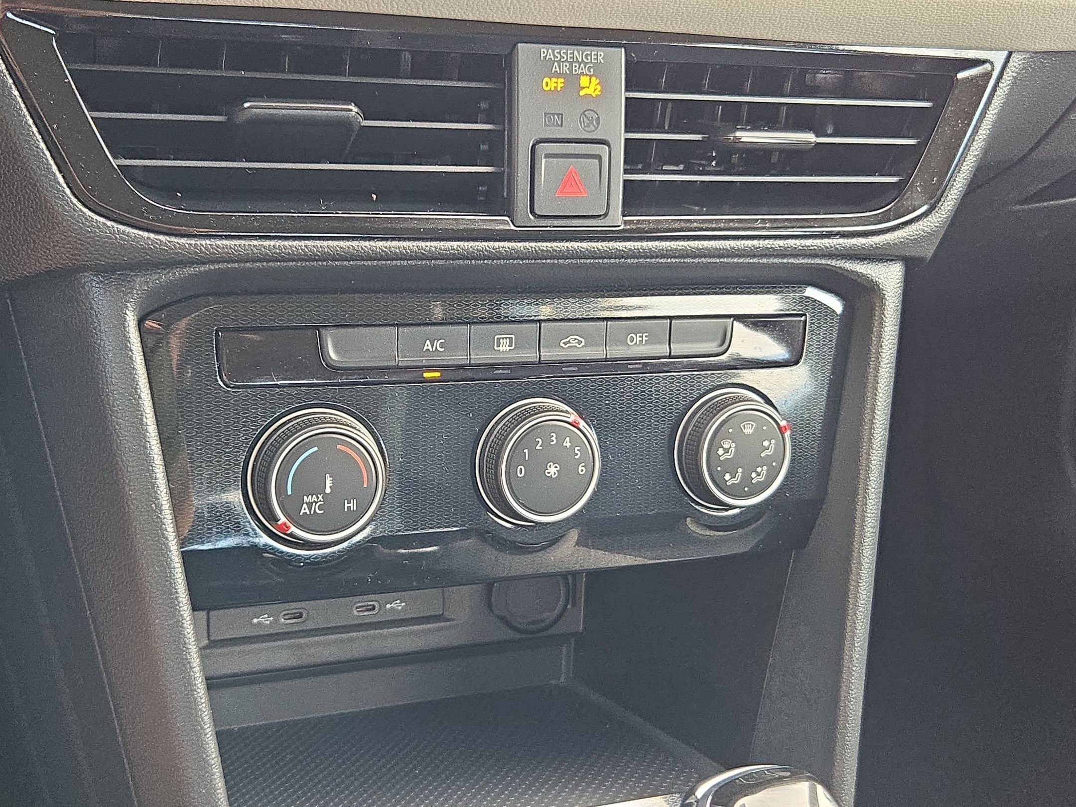 2025 Volkswagen Taos S - Photo 17