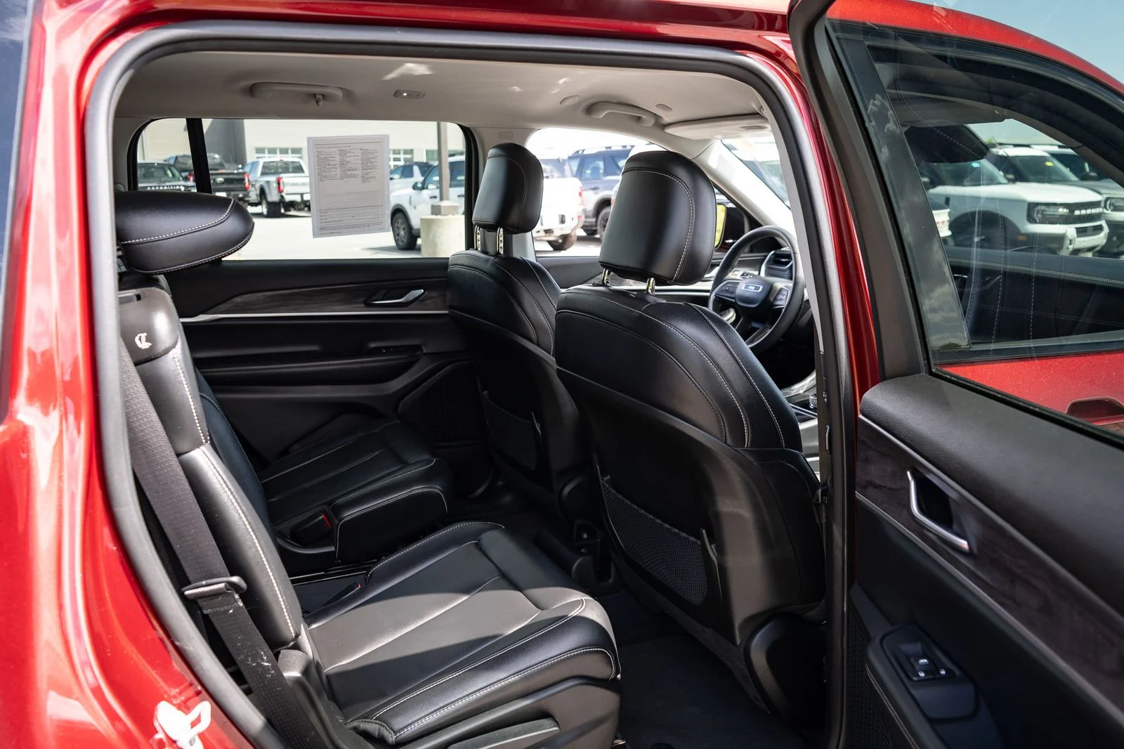 Used 2023 Red Jeep Limited image 21