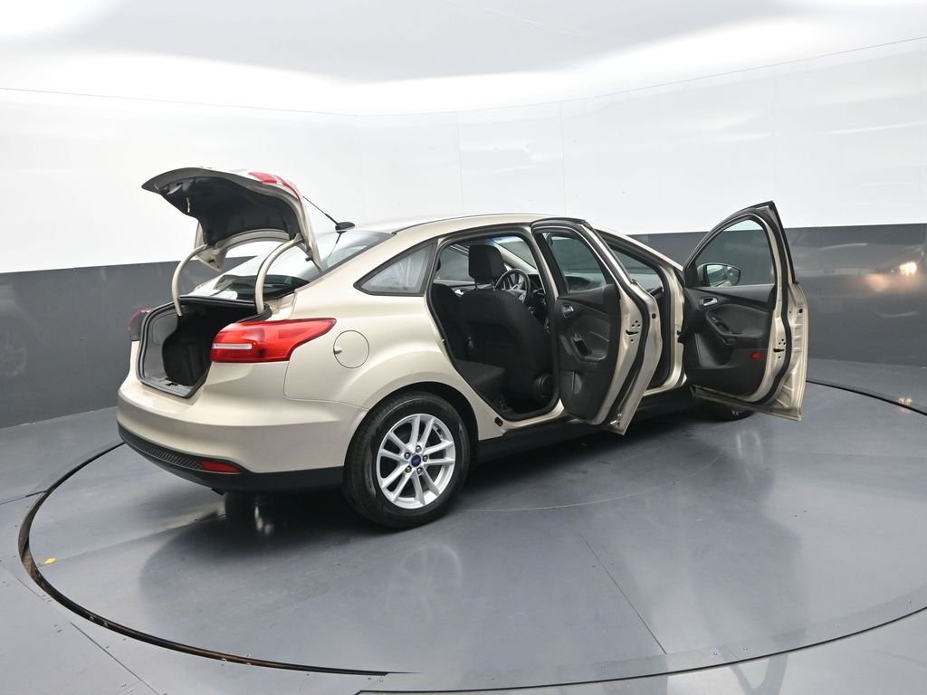 Used 2018 Gold Ford SE image 37