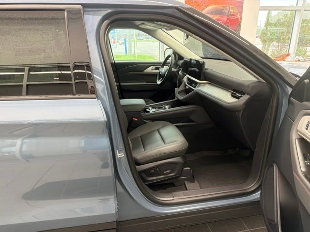 New 2026 Vapor Blue Metallic Ford Active image 39