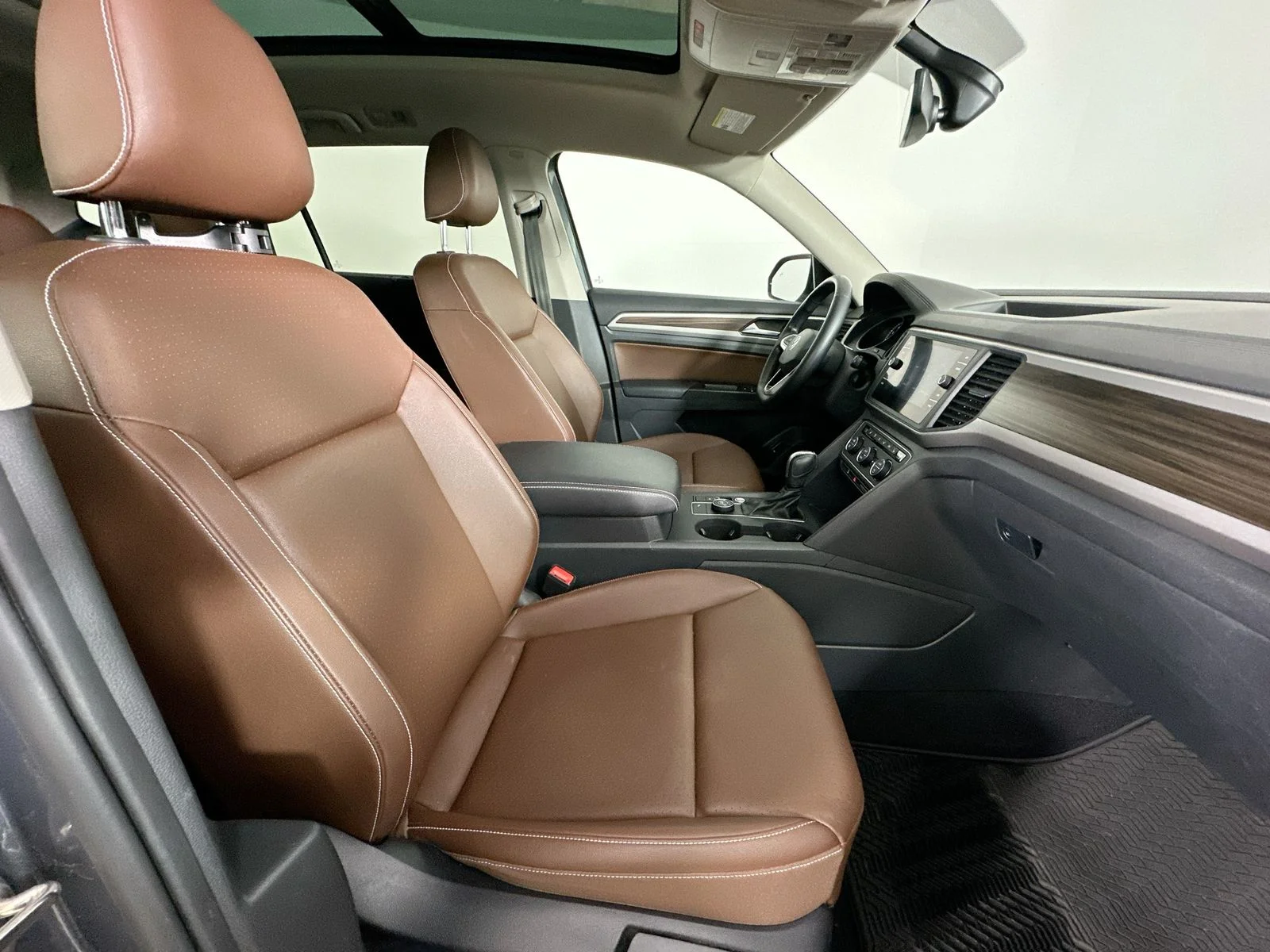 Used 2021  Volkswagen  image 43