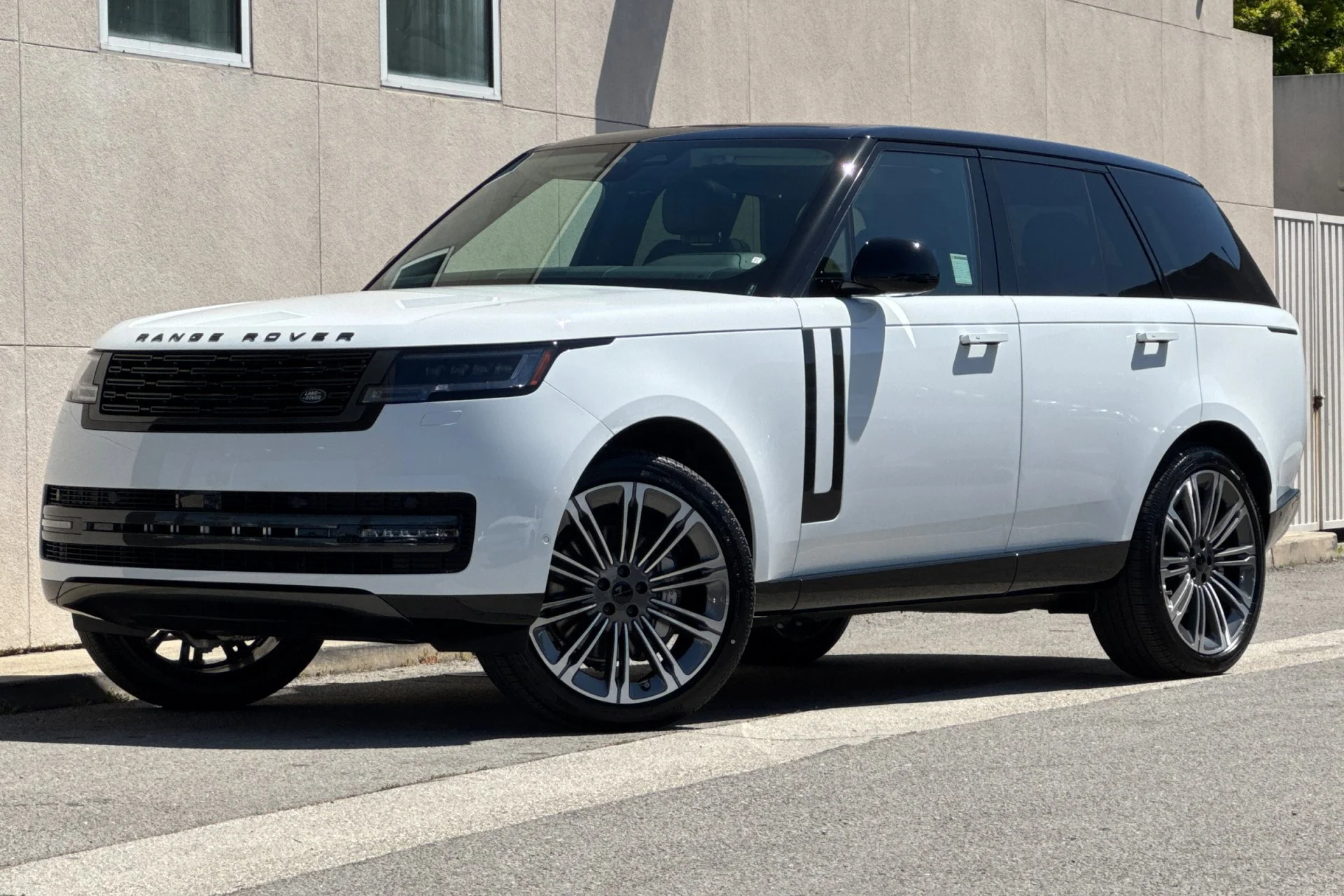 2026 Land Rover Range Rover 3.0 SE SWB's photo