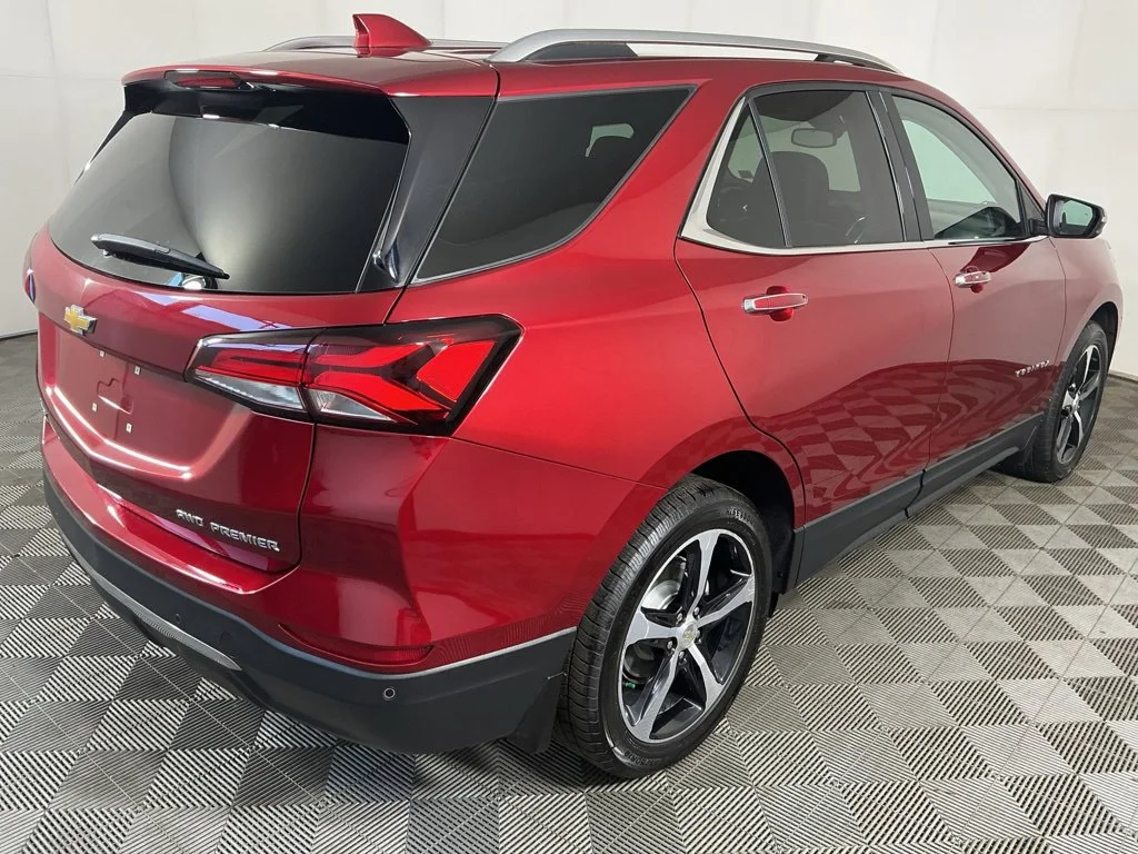 Used 2023 RADIANT RED TINTCOAT Chevrolet Premier image 7