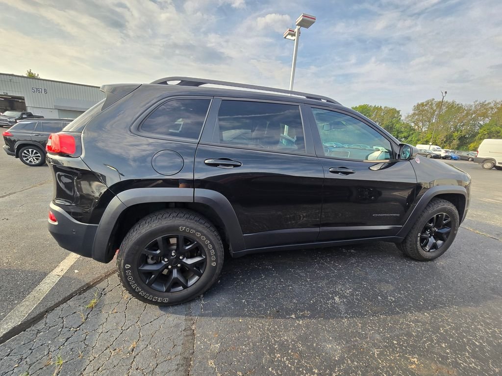 Used 2016 Black Jeep Trailhawk image 8