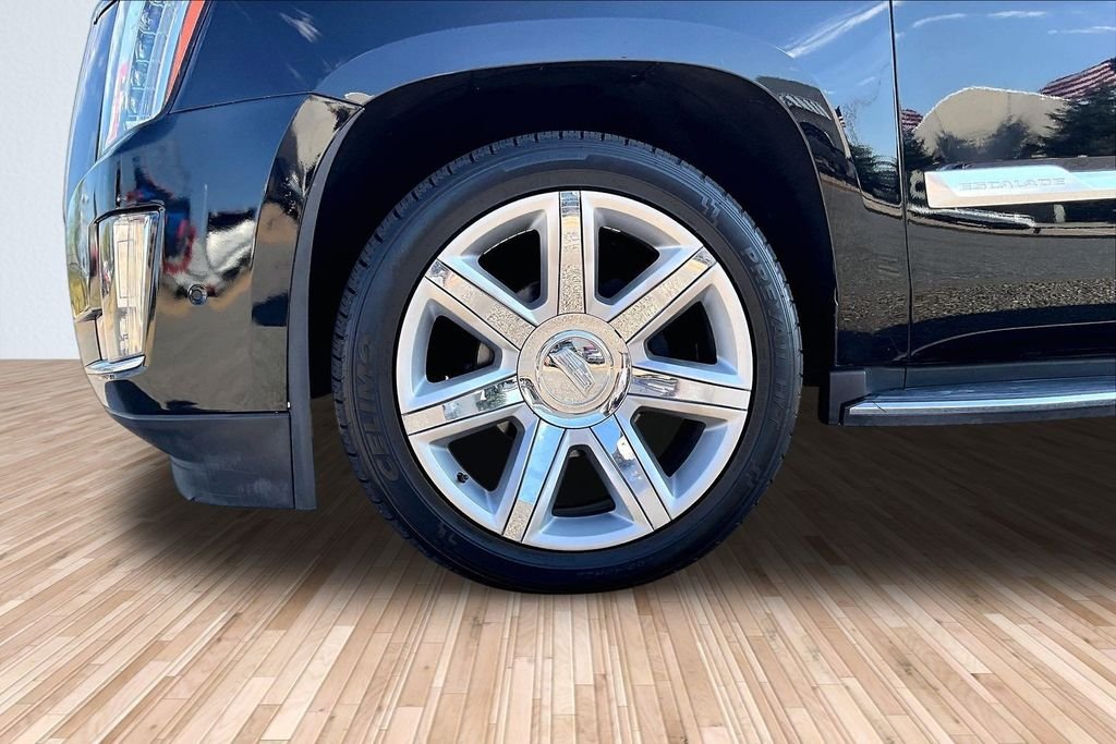 Used 2020 Black Cadillac Luxury image 8