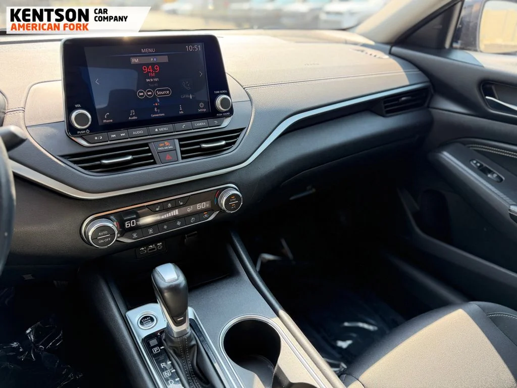 Used 2019 Black Nissan 2.5 SV image 20