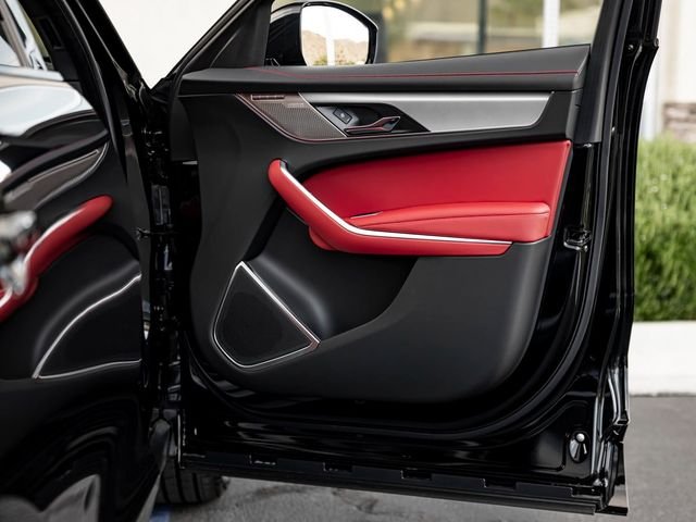 2026 Jaguar F-Pace R-Dynamic S - Photo 25