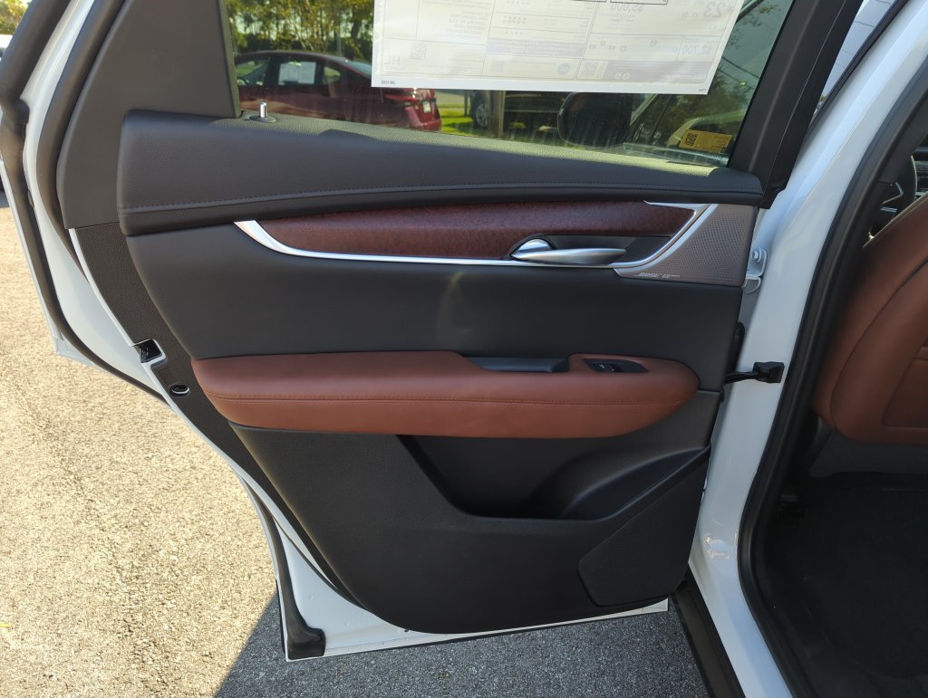 New 2026 Crystal White Tricoat Cadillac Premium Luxury image 30