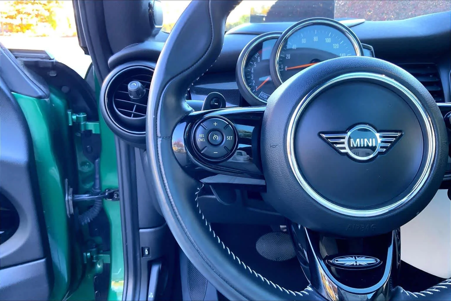 Used 2020 British Racing Green IV Metallic MINI Cooper S image 23