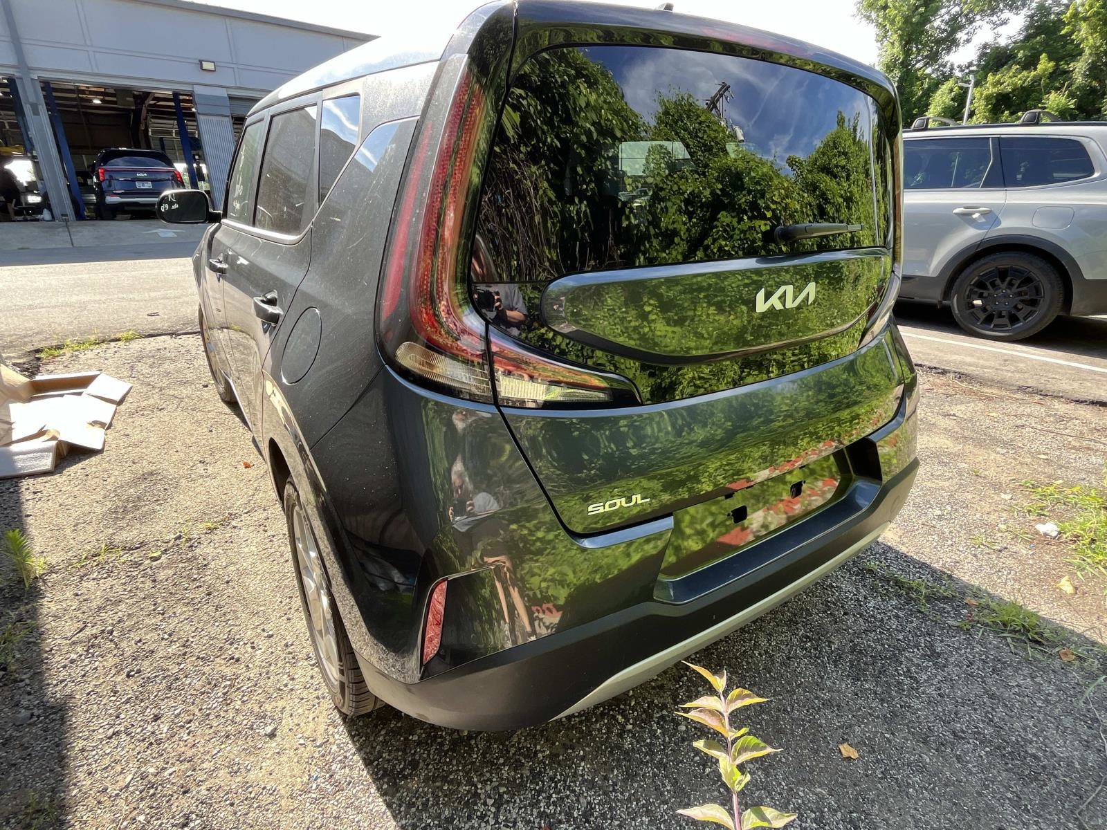 Used 2024 Gravity Gray Kia LX image 5