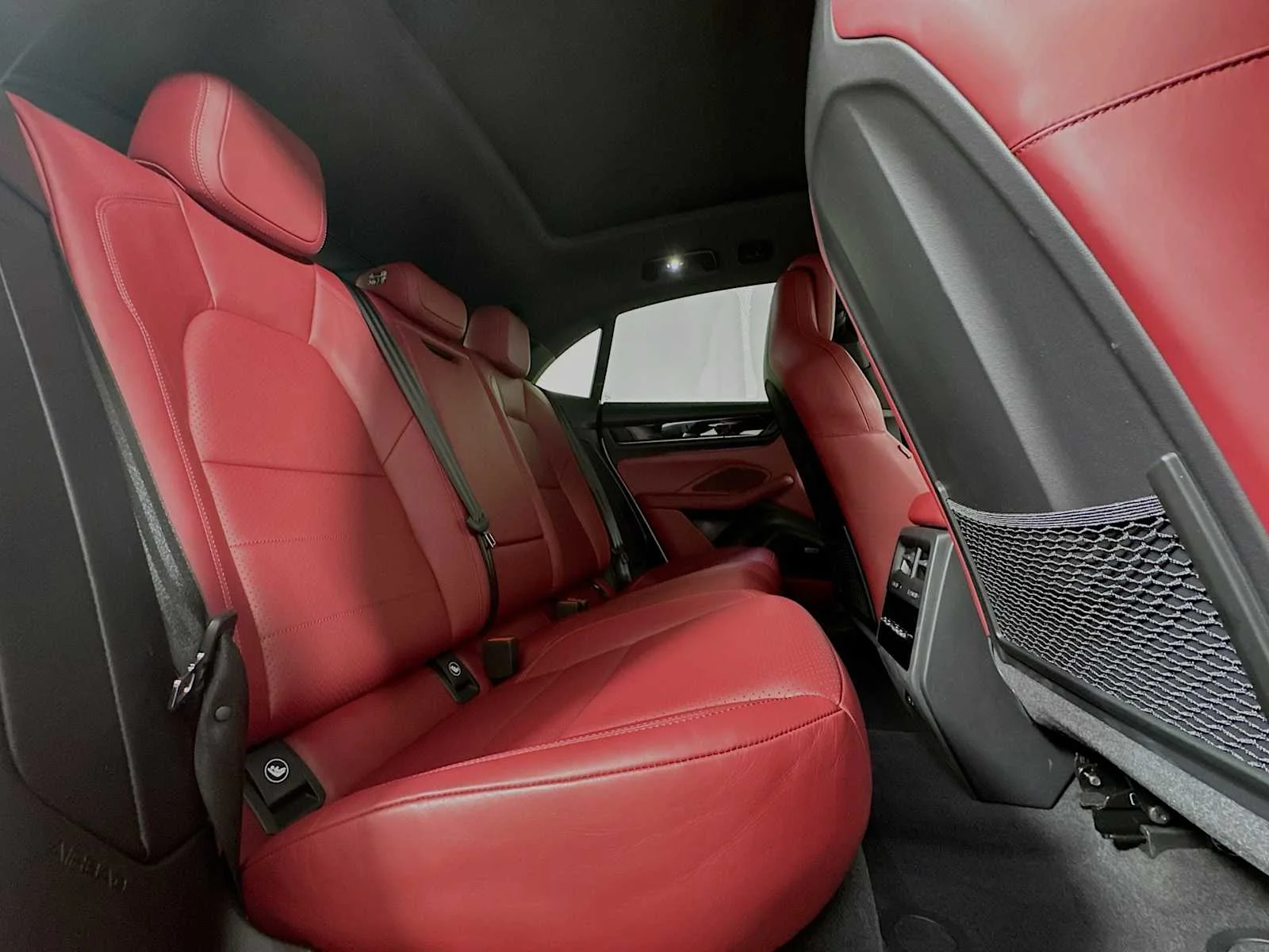 2025 Porsche Macan S - Photo 27
