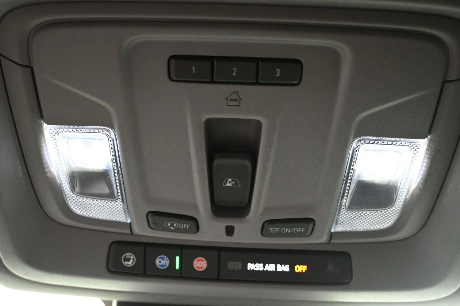 Used 2023 SILVER                    GMC  image 38