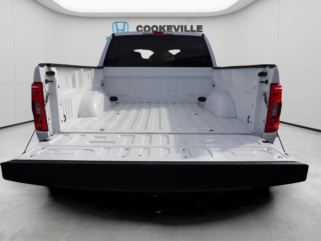 Used 2023 Oxford White Ford XLT image 11