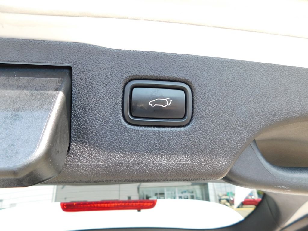 Used 2020 White Kia SX image 24