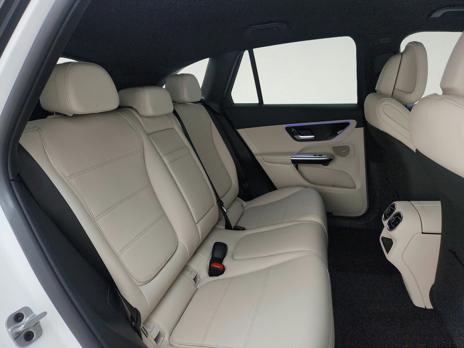 Certified Used 2025 Polar White Mercedes-Benz GLC 300 image 21