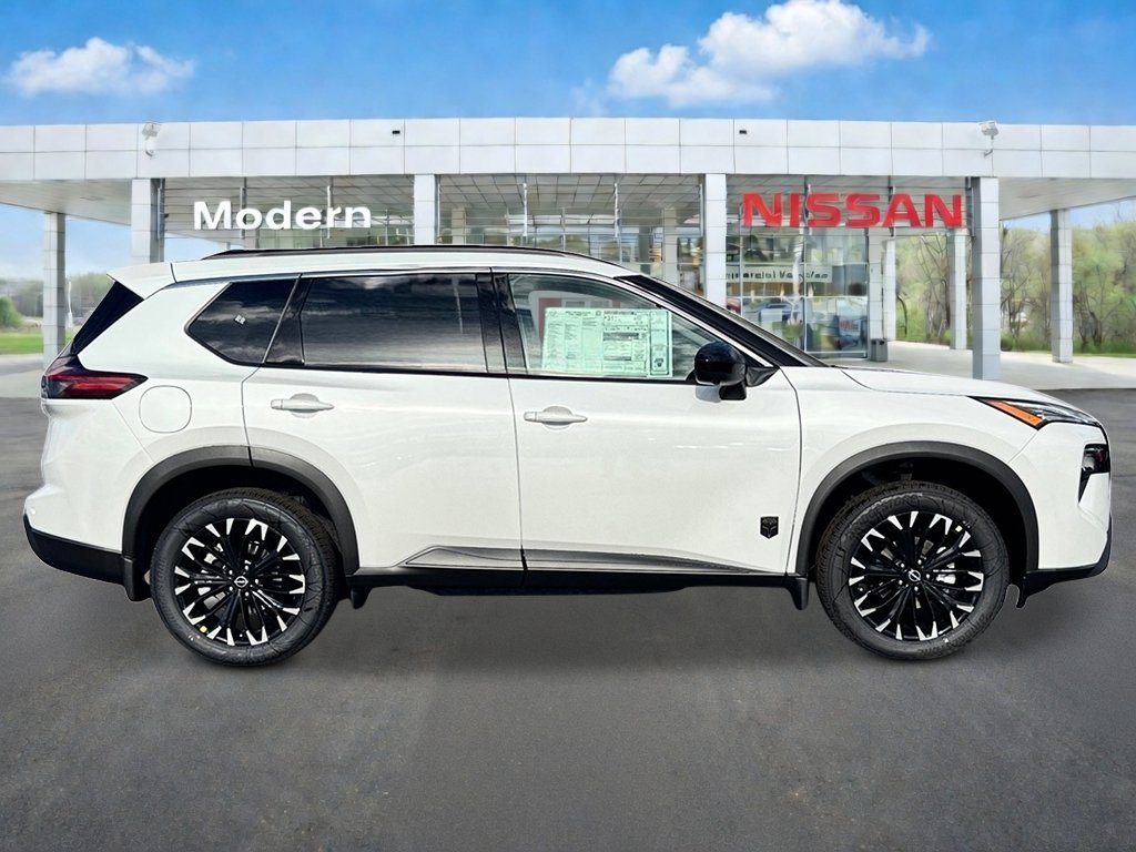 New 2026 Everest White Pearl Tricoat Nissan Dark Armor image 6