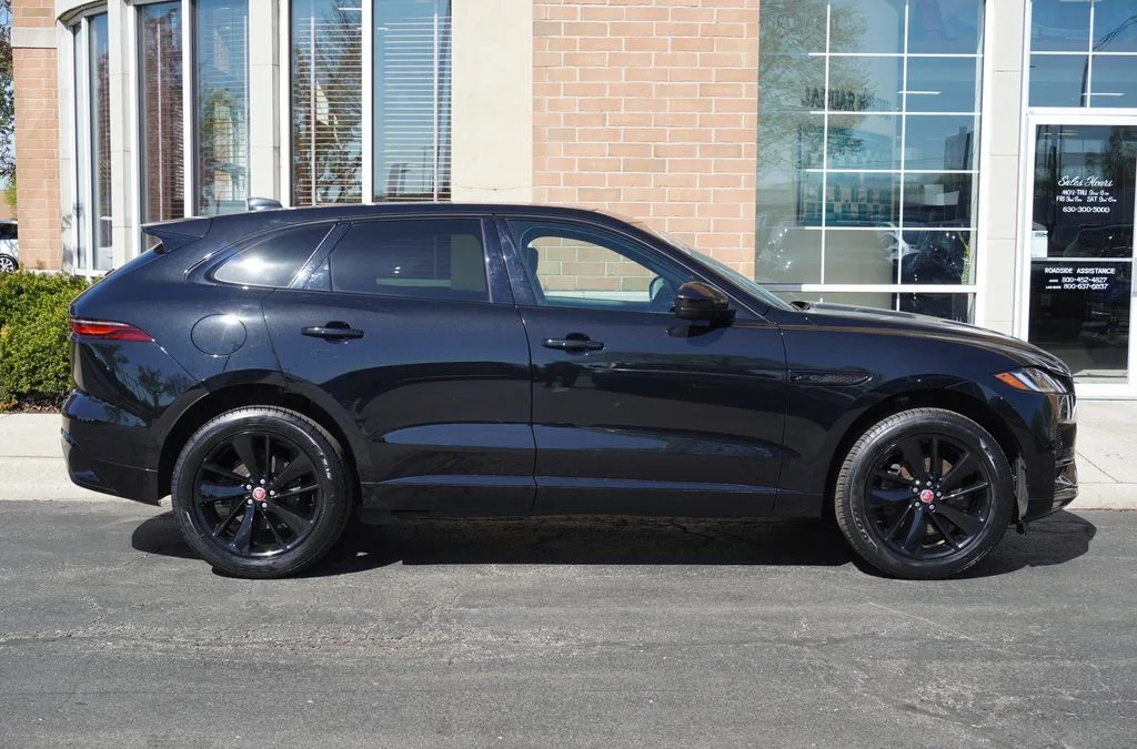 Used 2023  Jaguar P250 S image 7